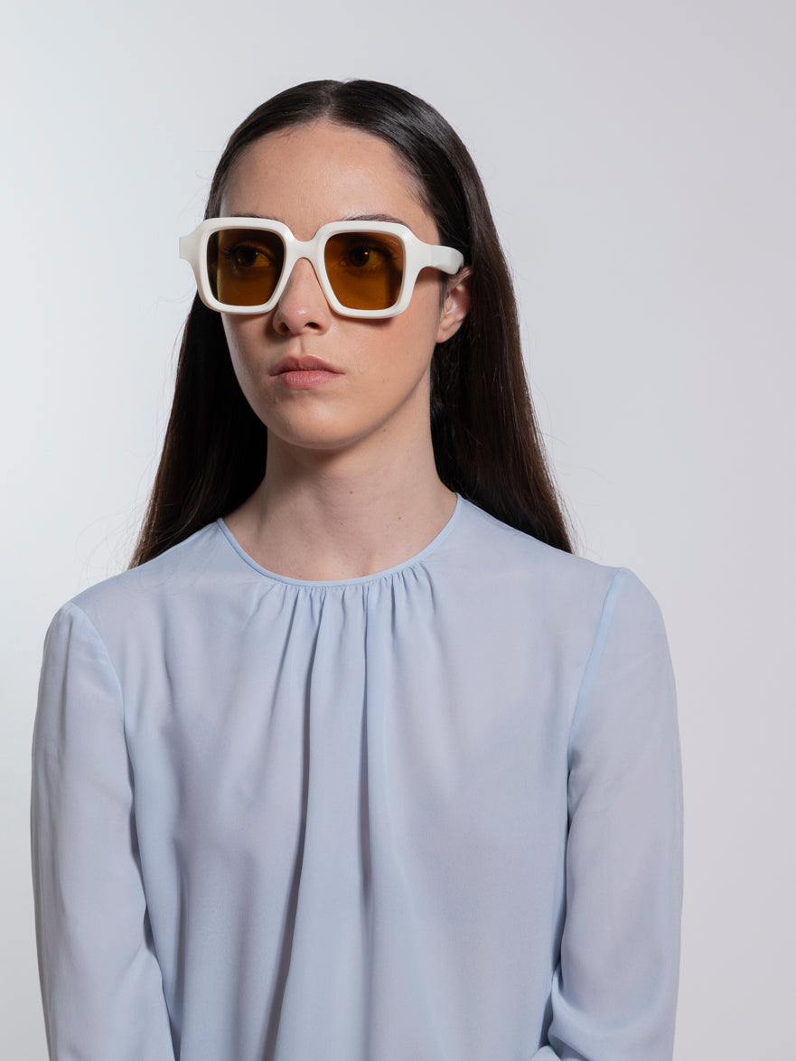 sun-gal-x-natural-white-vintage