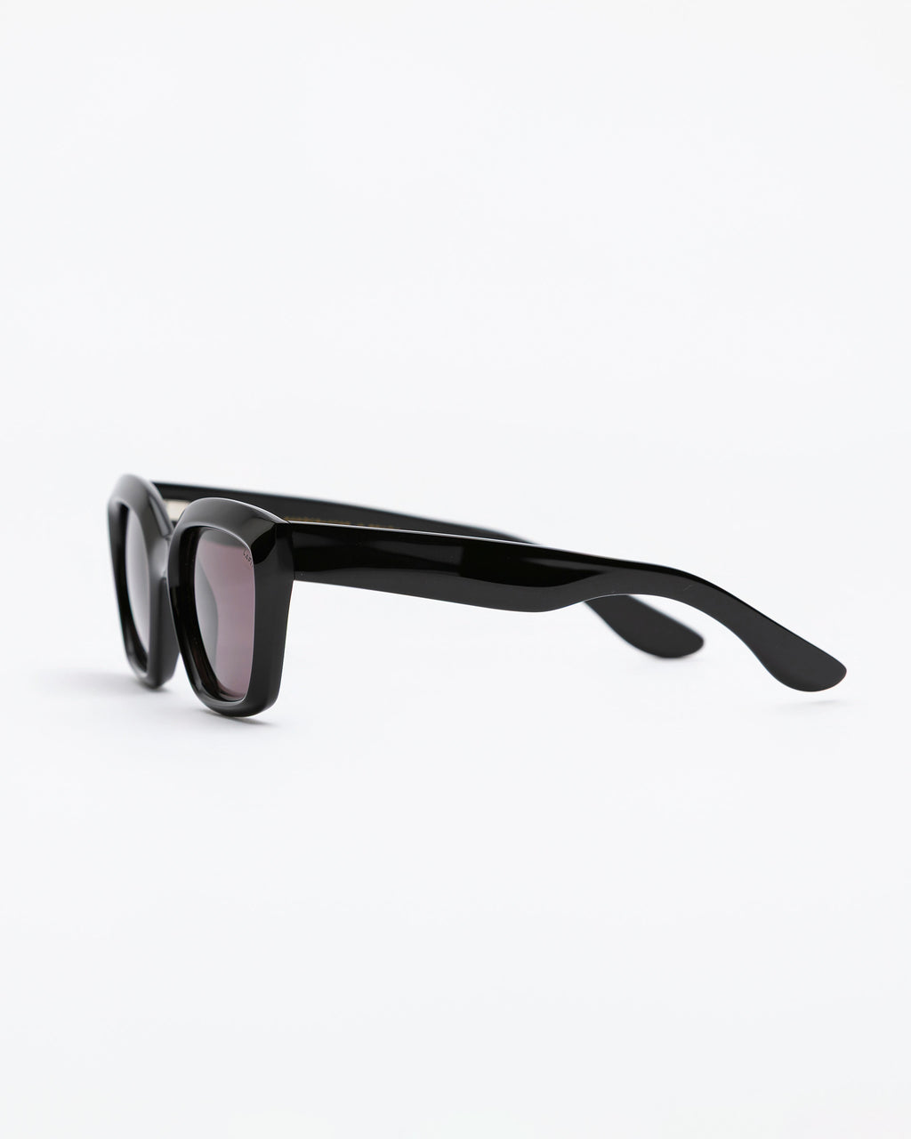 sun-patti-black-shadow