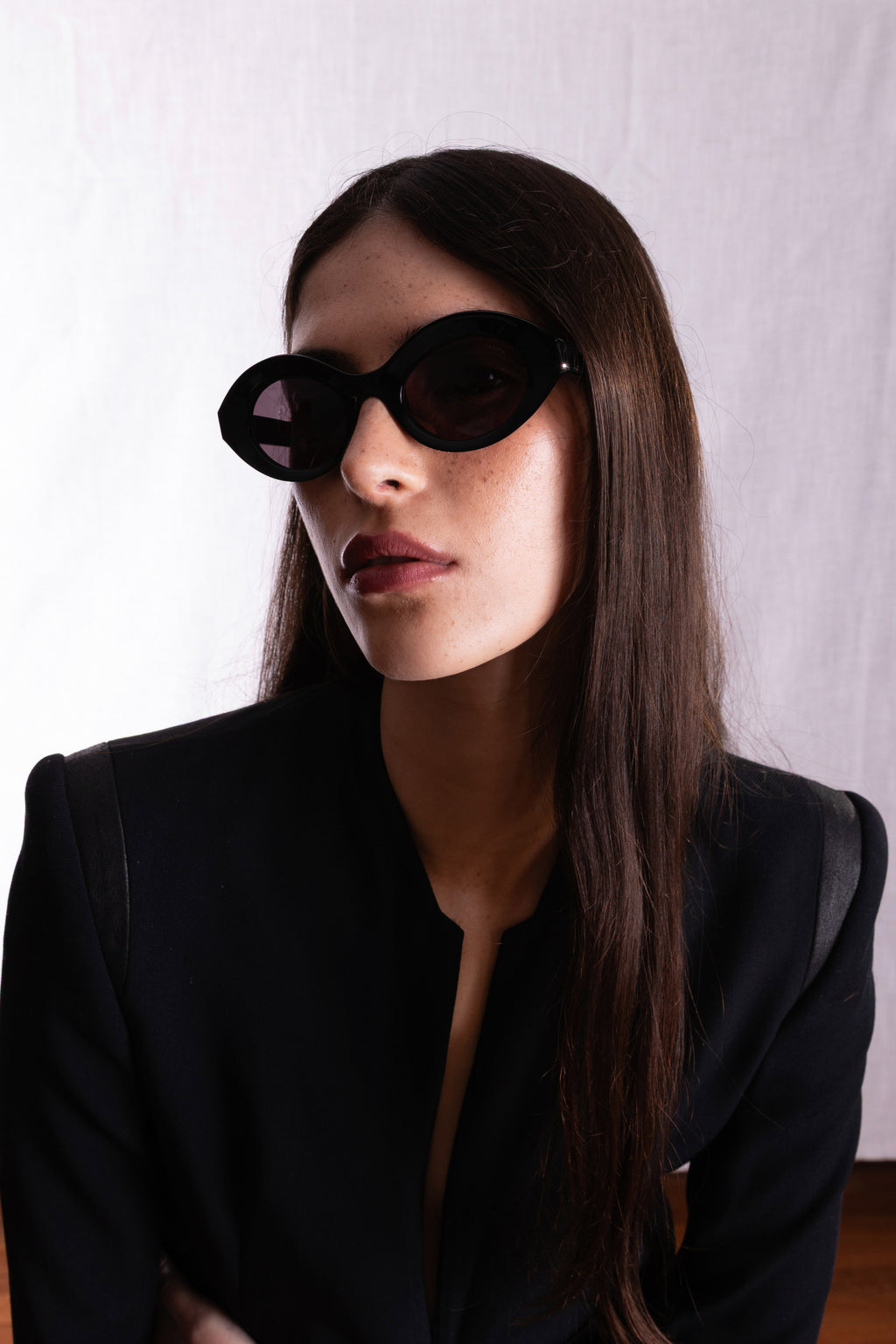 sun-maria-black-shadow