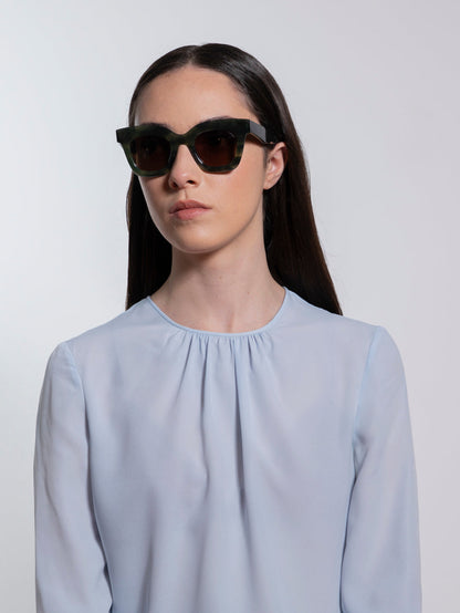 sun-lisa-forest-solid