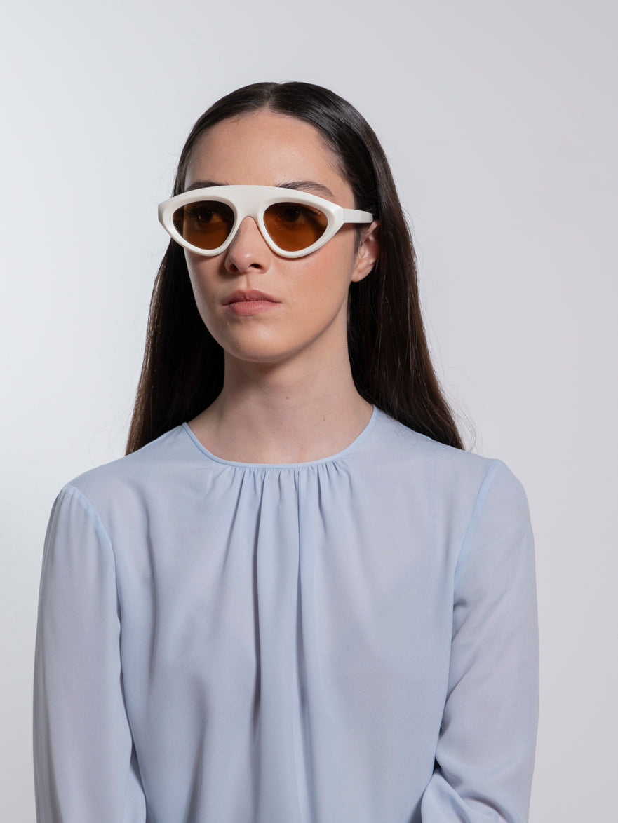 sun-vero-natural-white-vintage