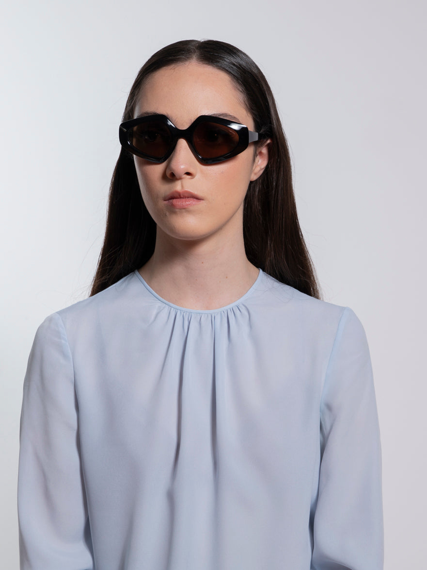 sun-antonia-black-solid