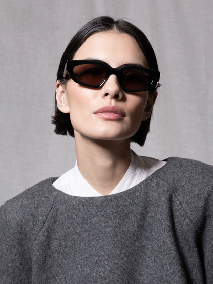 sun-ruth-black-solid