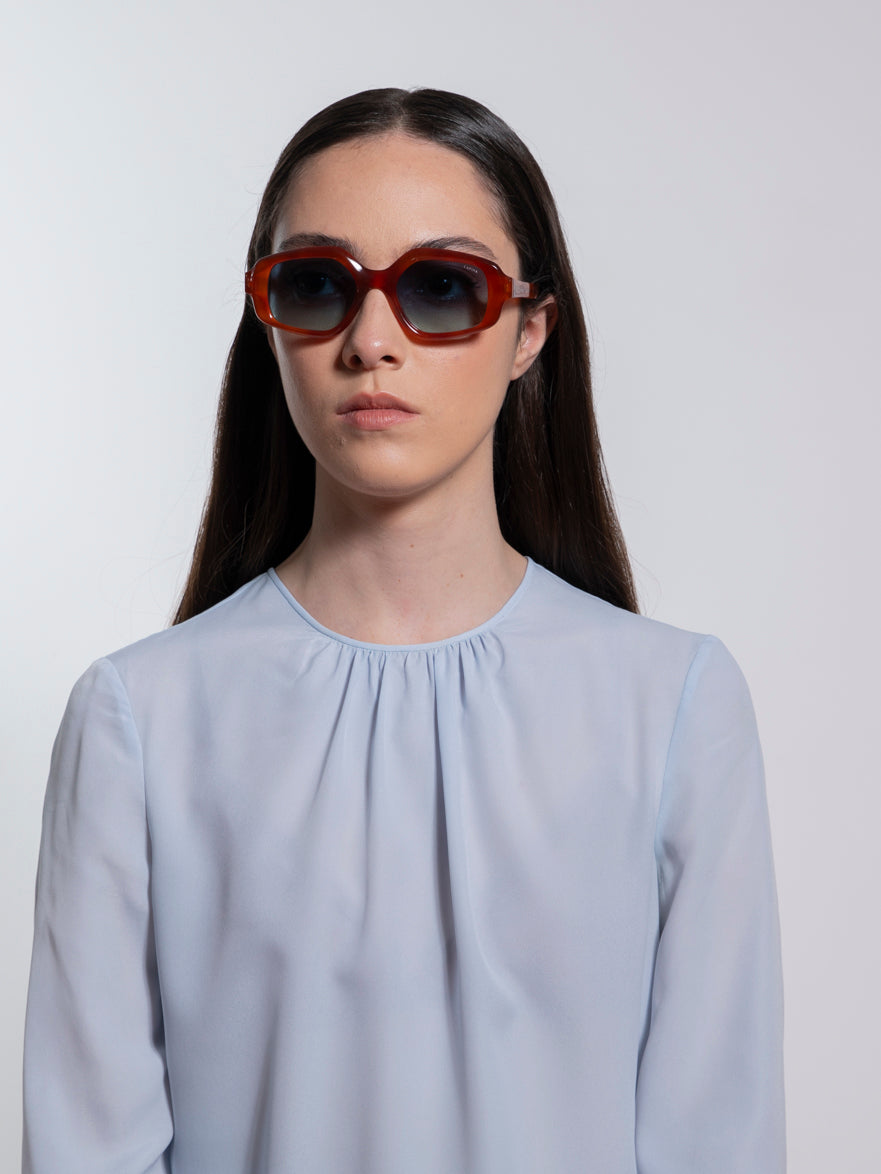 sun-elisa-caramel-blue-sky