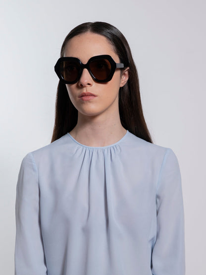 sun-laura-black-solid