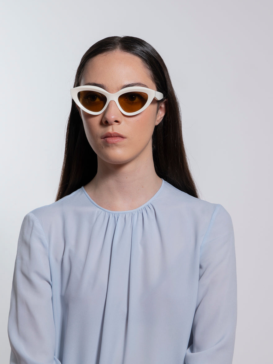 sun-camila-natural-white-vintage