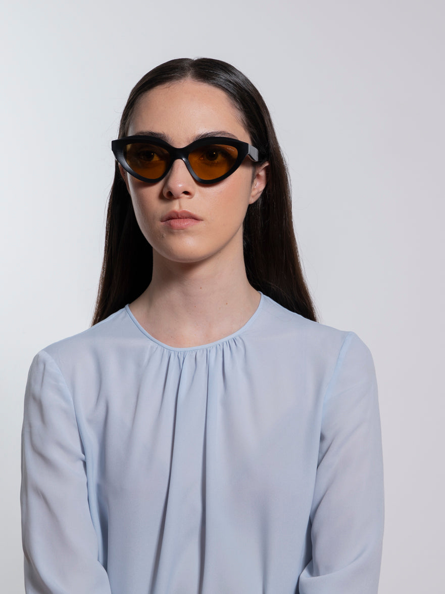 sun-camila-natural-black-vintage