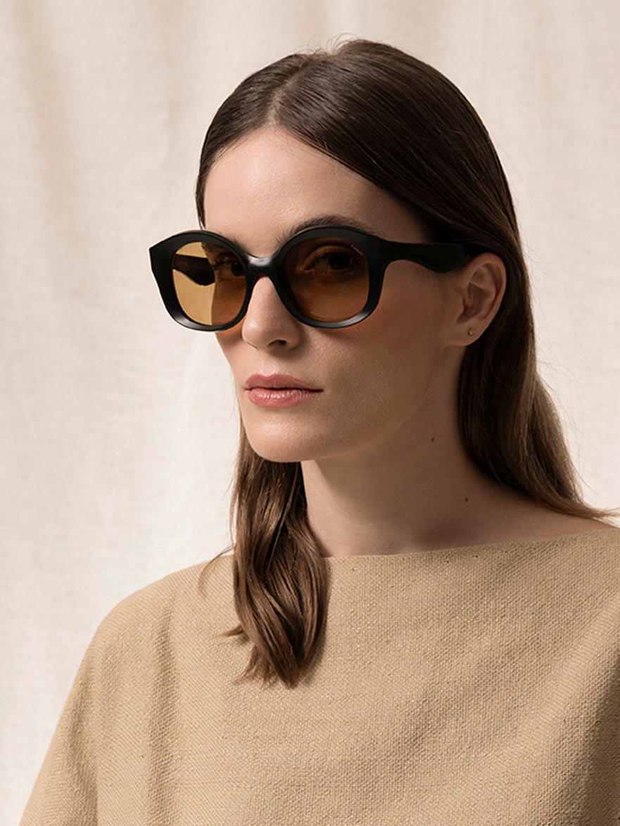 sun-dora-natural-black-vintage