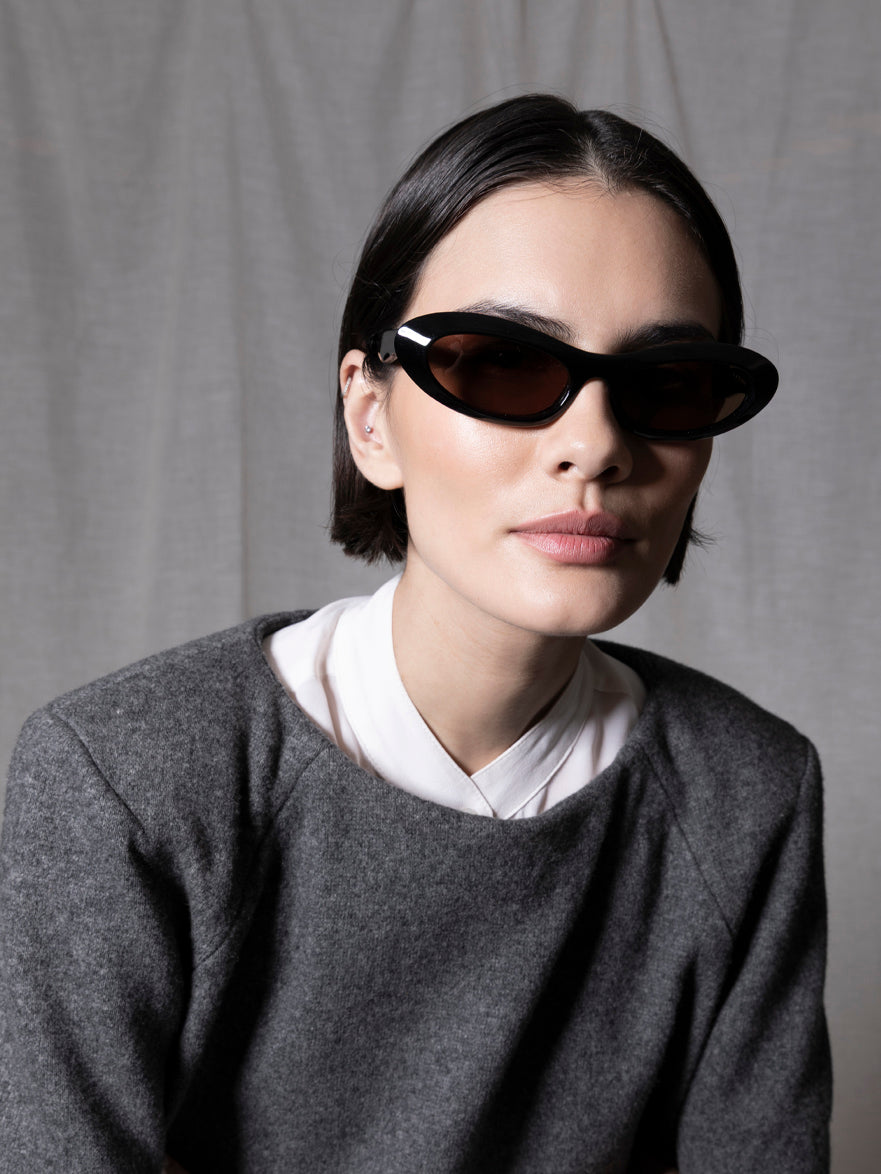 sun-penny-black-solid